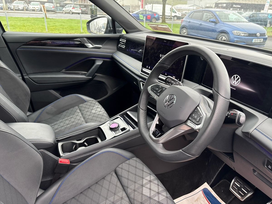 2025 Volkswagen Tiguan - image 6