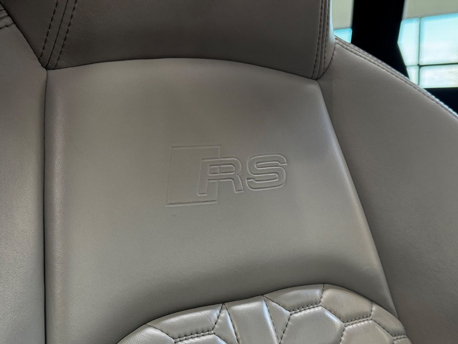 2022 Audi RS4 - image 36