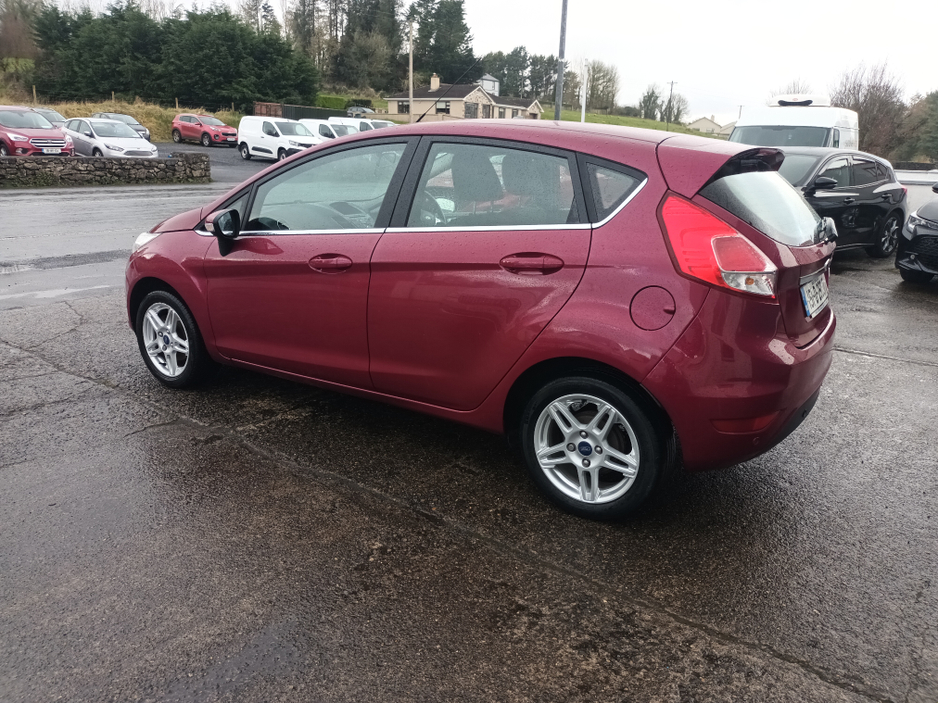 2015 Ford Fiesta - image 6