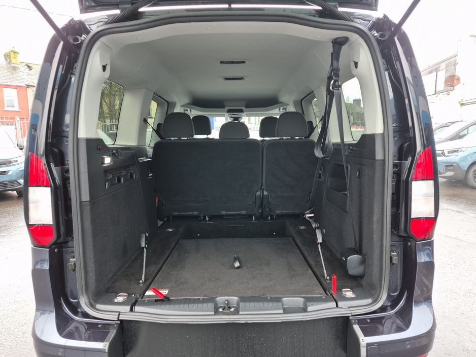 2024 Ford Tourneo Wheelchair Access Taxi Spec €43,950
