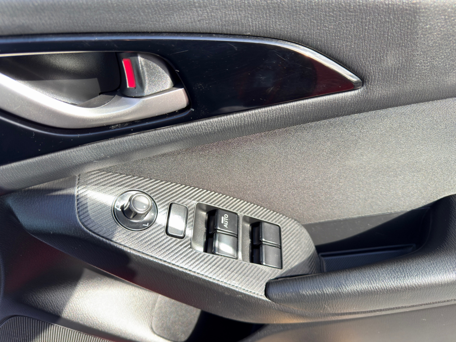 2017 Mazda Mazda3 - image 28