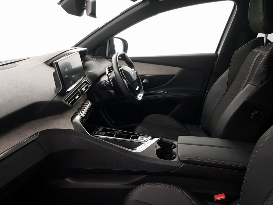 2024 Peugeot 5008 - image 4