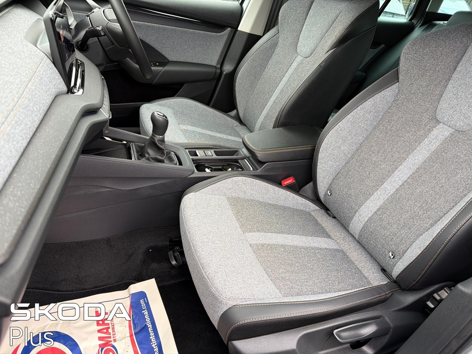 2025 Skoda Octavia - image 4
