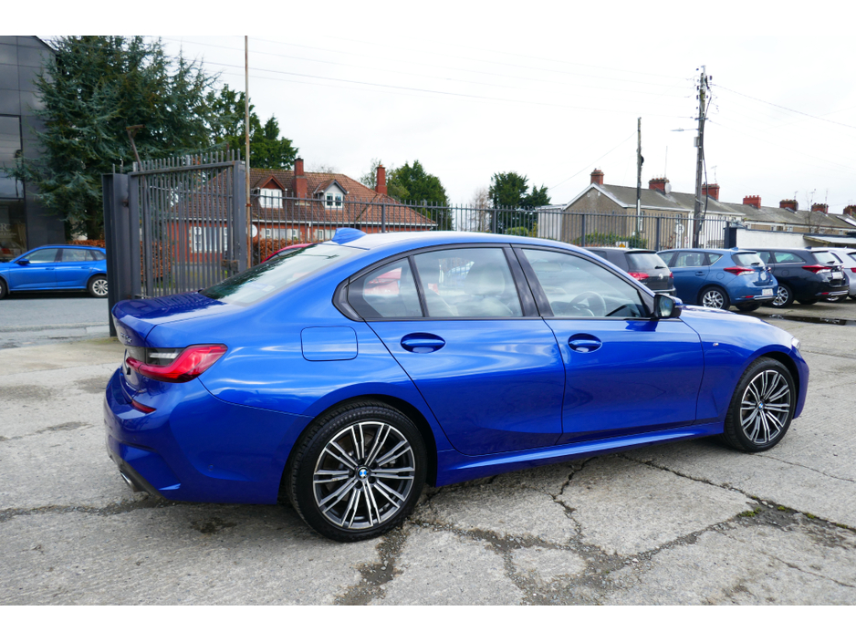 2020 BMW 3 Series - image 5