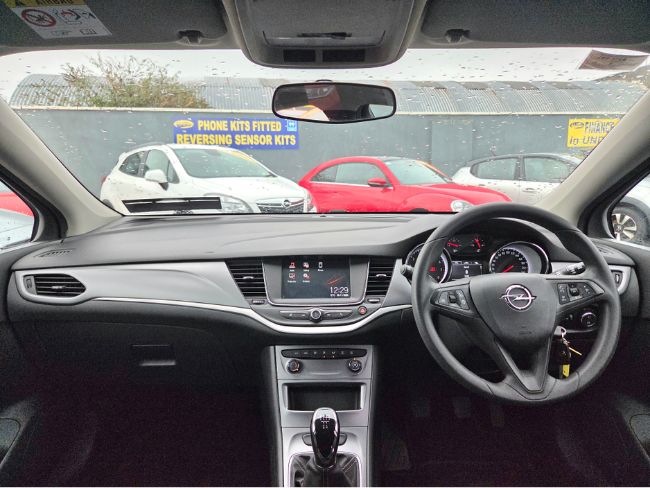 2019 Opel Astra - image 10