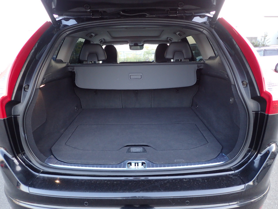 2017 Volvo XC60 - image 5