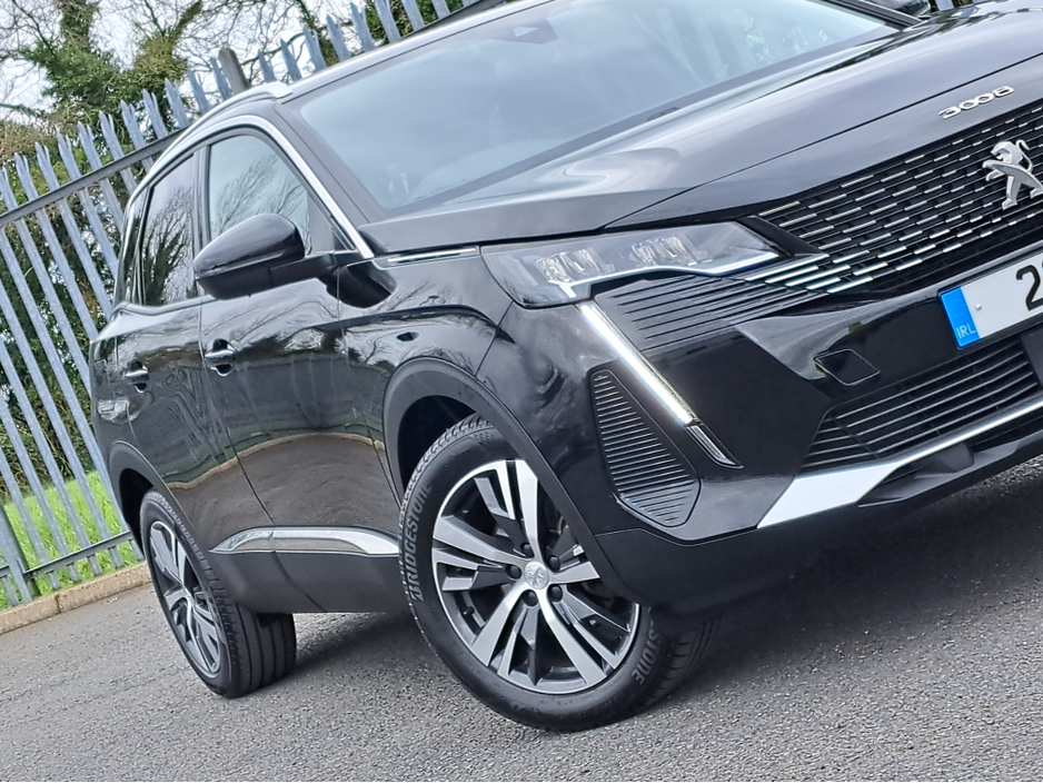 2022 Peugeot 3008 - image 7