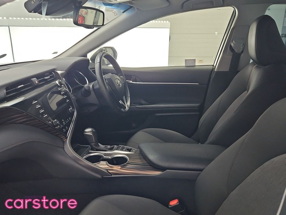 2019 Toyota Camry - image 12