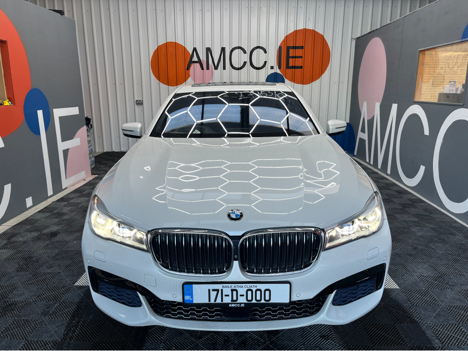 2017 BMW 7 Series 2017 BMW 740E IPERFORMANCE M-SPORT 2.0AUTOMATIC / CRUISE CONTROL / 360° PARKING CAMERA / ELECTRIC MEMORY HEATED & MASSAGING SEATS / PADDLE SHIFTERS / PANORAMIC SUNROOF / HEATED REAR SEATS