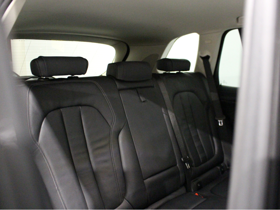 2020 BMW X5 - image 18