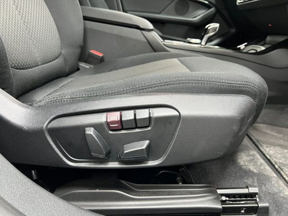 2023 BMW 1 Series - image 23