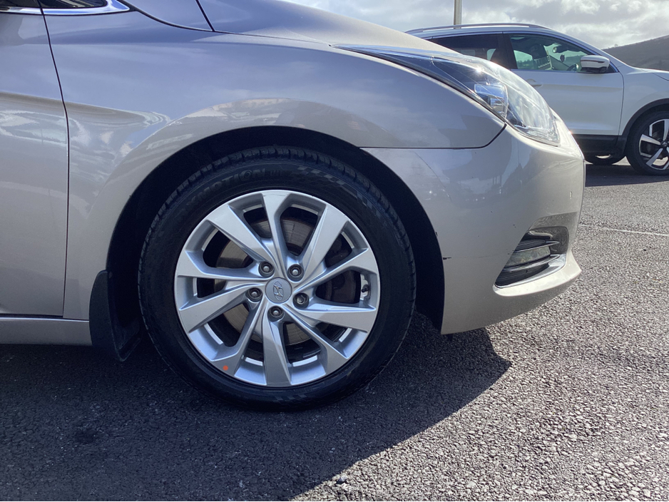 2016 Hyundai i40 - image 9