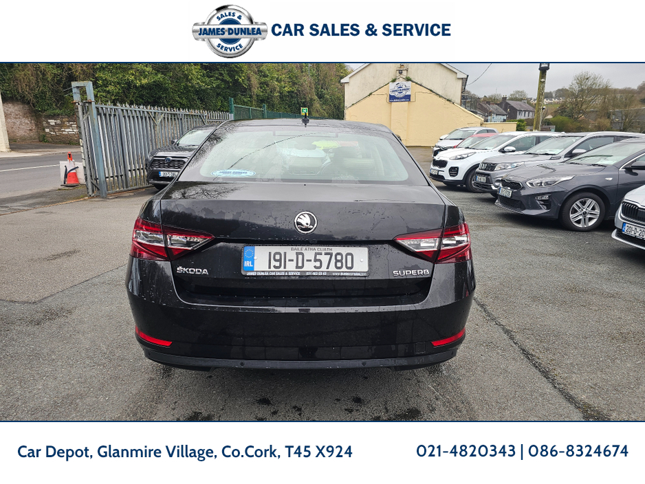 2019 Skoda Superb - image 5