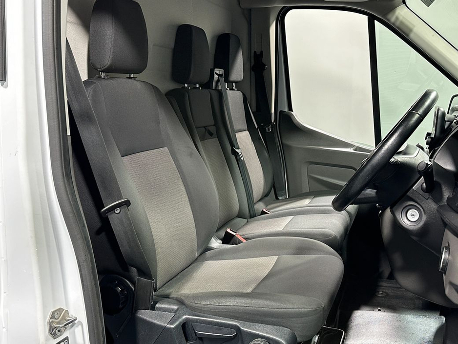 2022 Ford Transit - image 21
