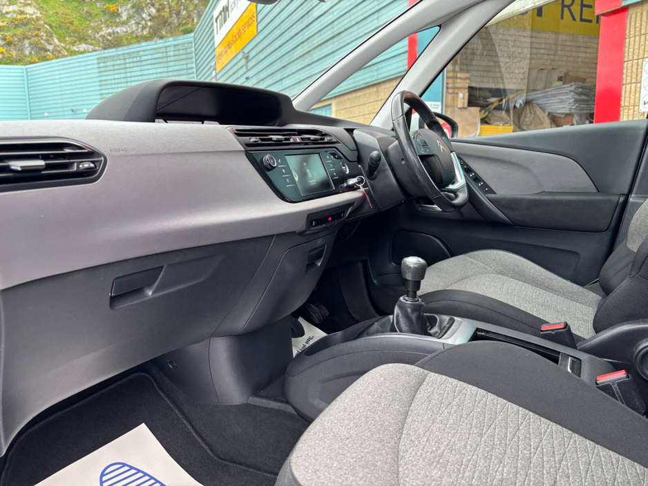 2015 Citroen C4 - image 12