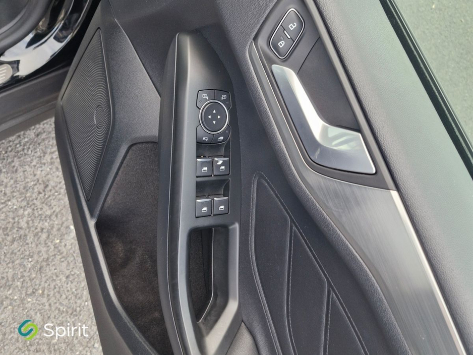 2019 Ford Focus - image 18