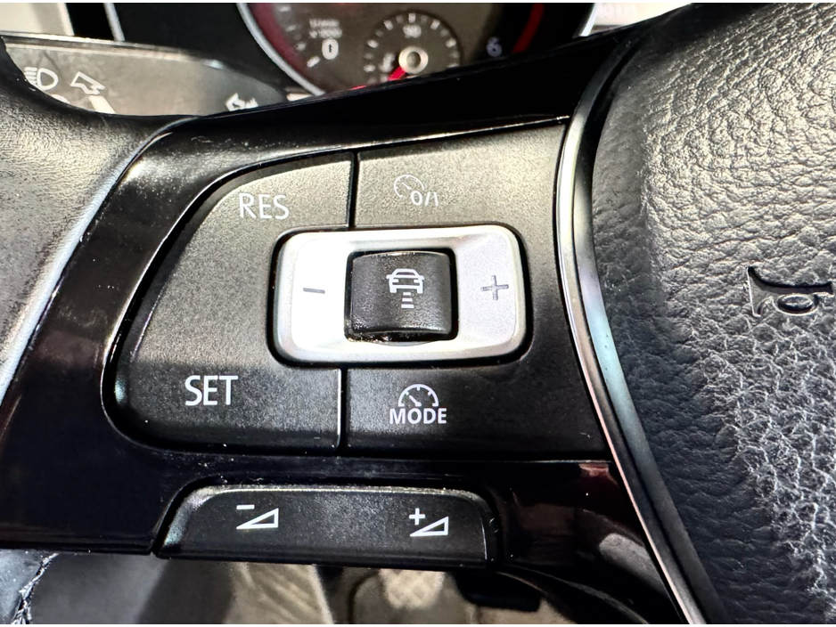 2017 Volkswagen Passat HIGHLINE 1.6 TDI MANUAL 6SPEED FWD 120HP 4DR €18,990