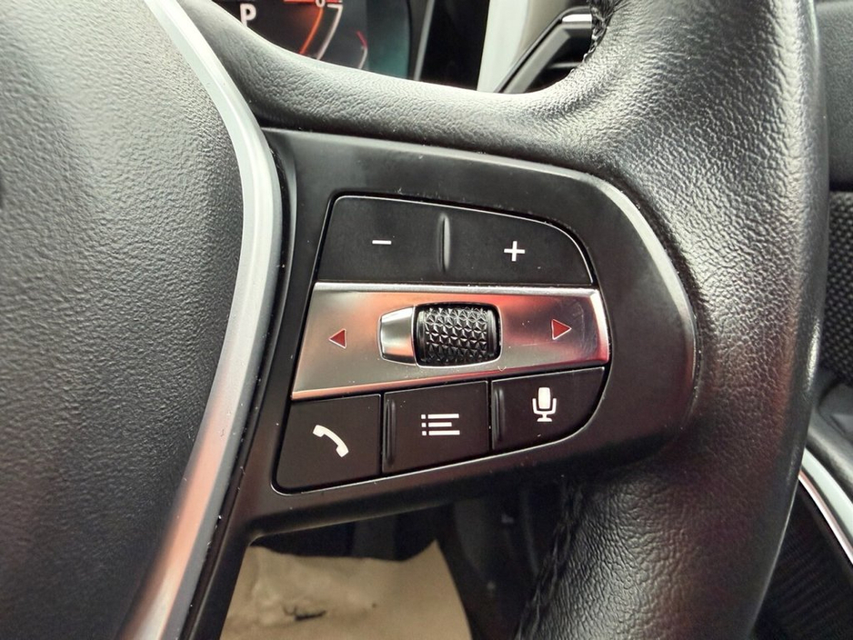 2021 BMW 3 Series - image 33