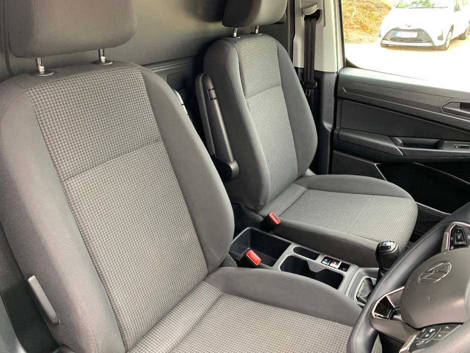 2022 Volkswagen Caddy - image 17