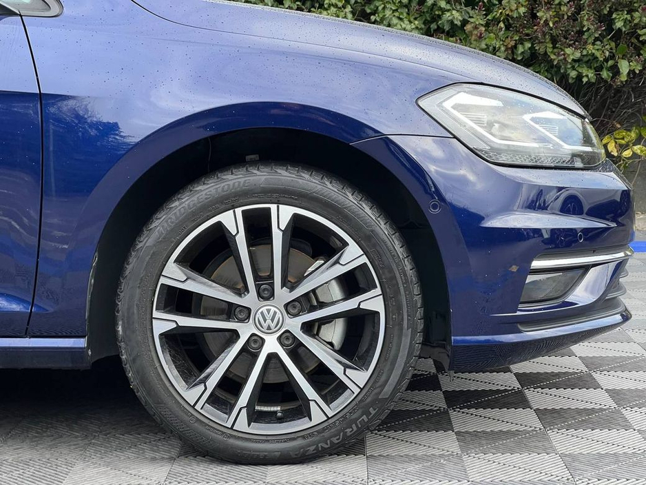 2020 Volkswagen Golf - image 9