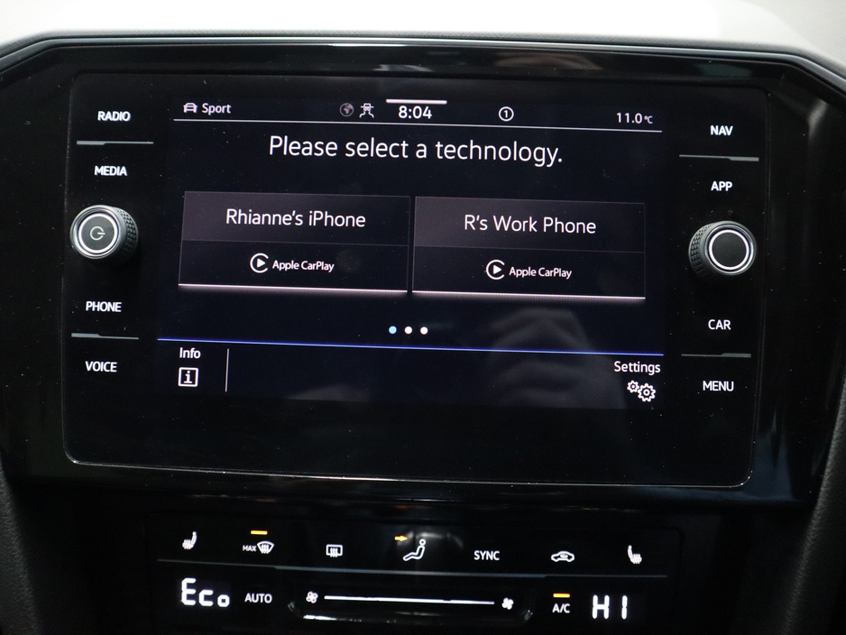 2021 Volkswagen Passat - image 16