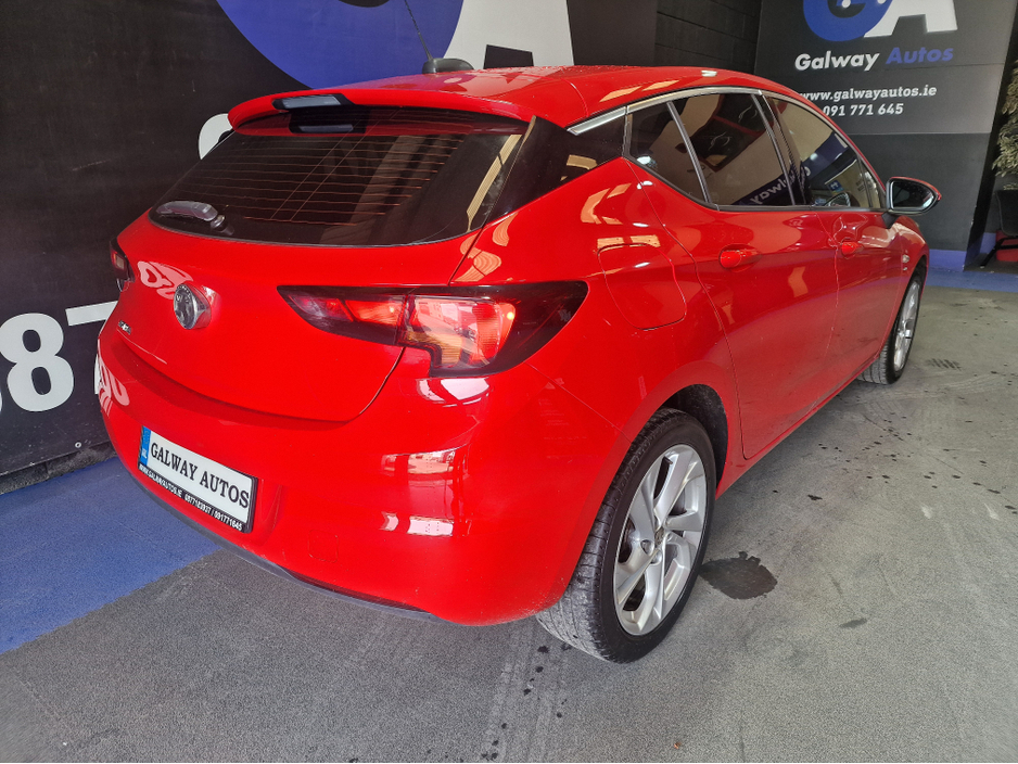 2017 Opel Astra - image 9