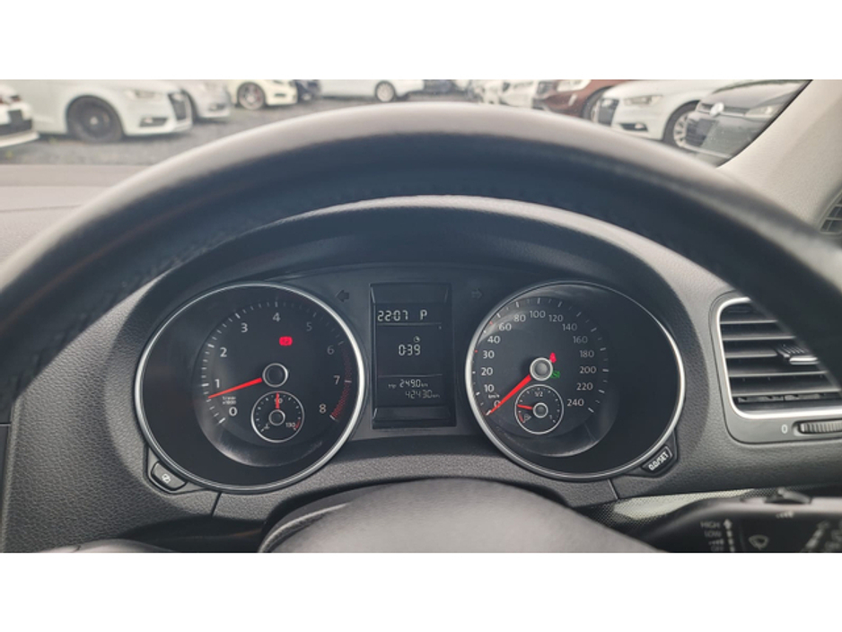 2012 Volkswagen Golf - image 15