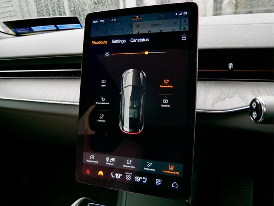 2024 Polestar 3 - image 26