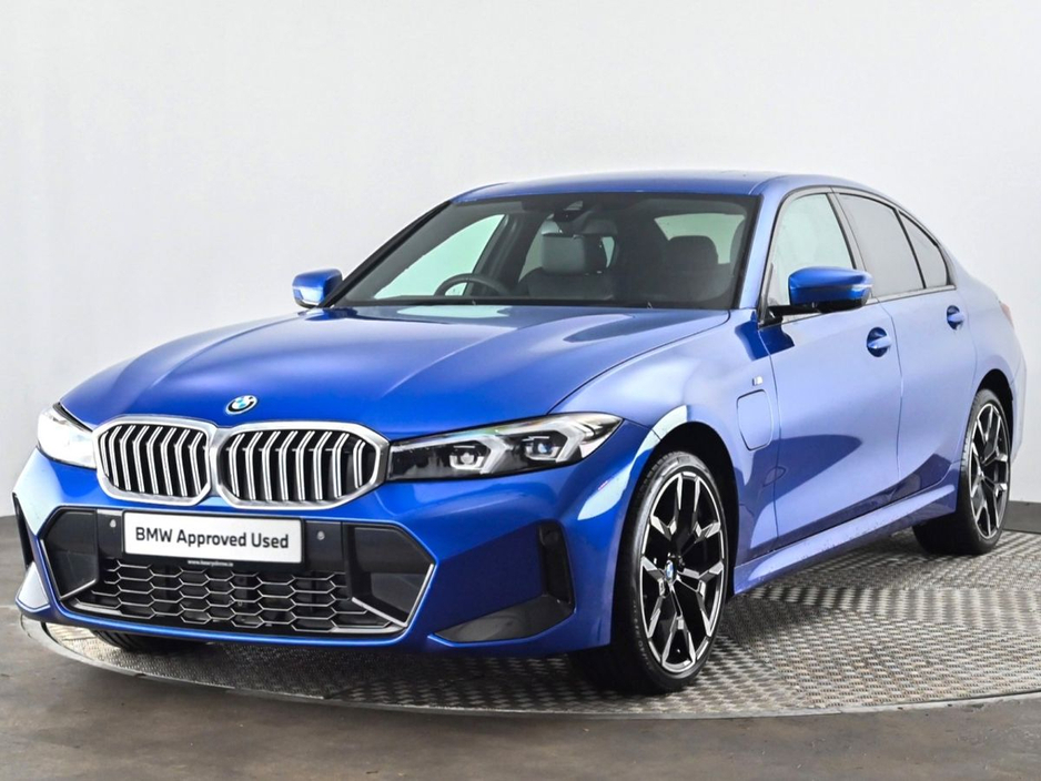 2025 BMW 3 Series - image 23