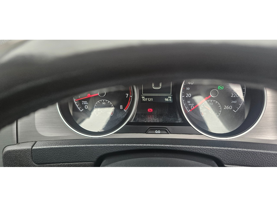 2017 Volkswagen Golf - image 30