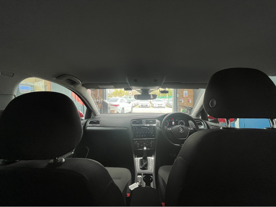 2018 Volkswagen Golf - image 11