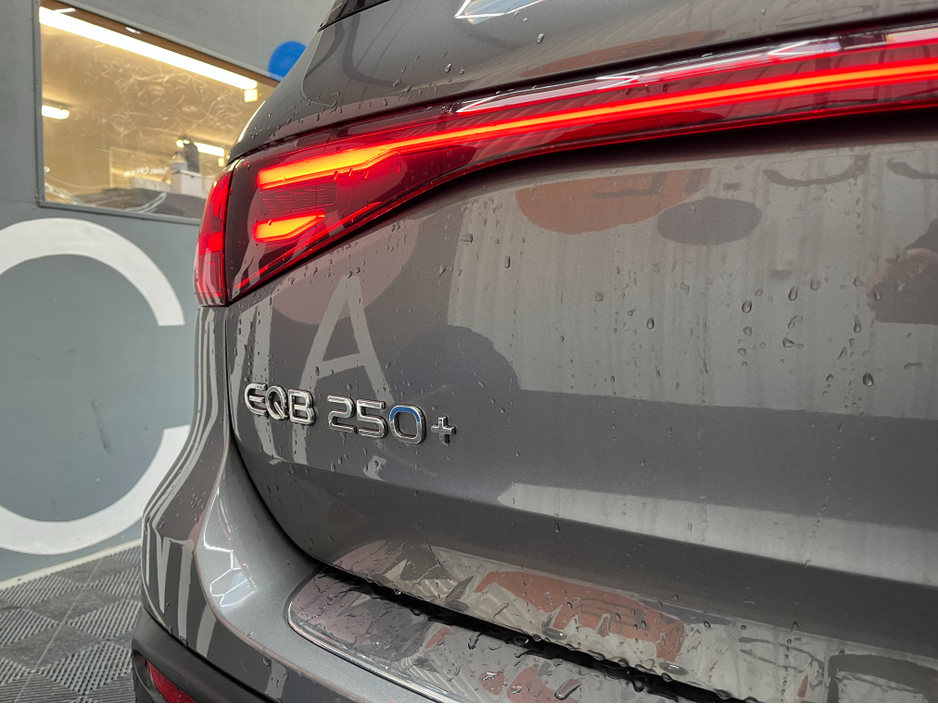 2025 Mercedes-Benz EQB - image 3