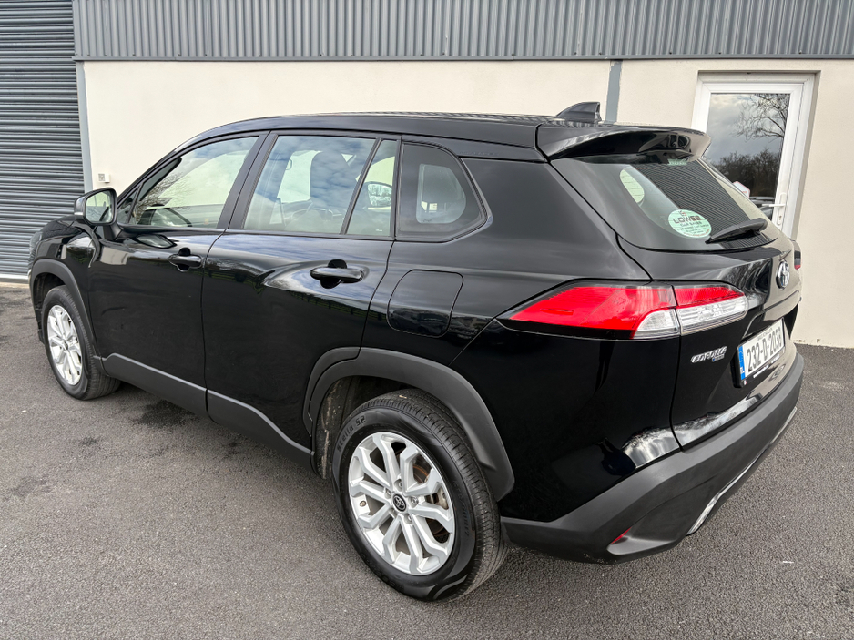 2023 Toyota Corolla Cross - image 3