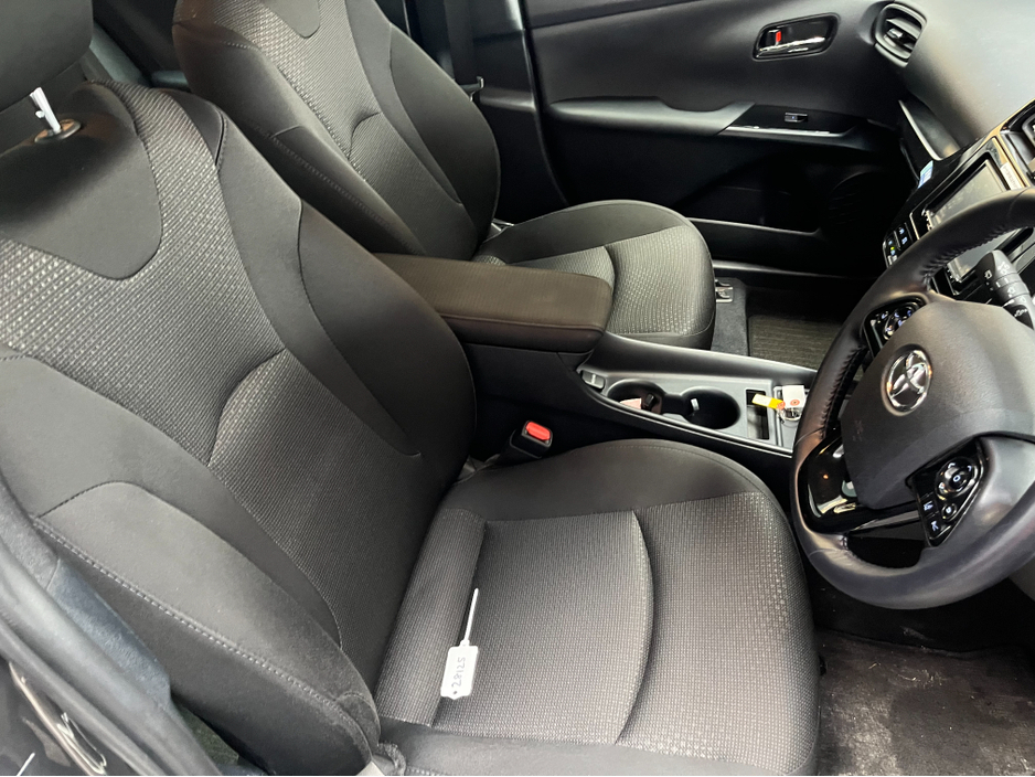 2022 Toyota Prius - image 9