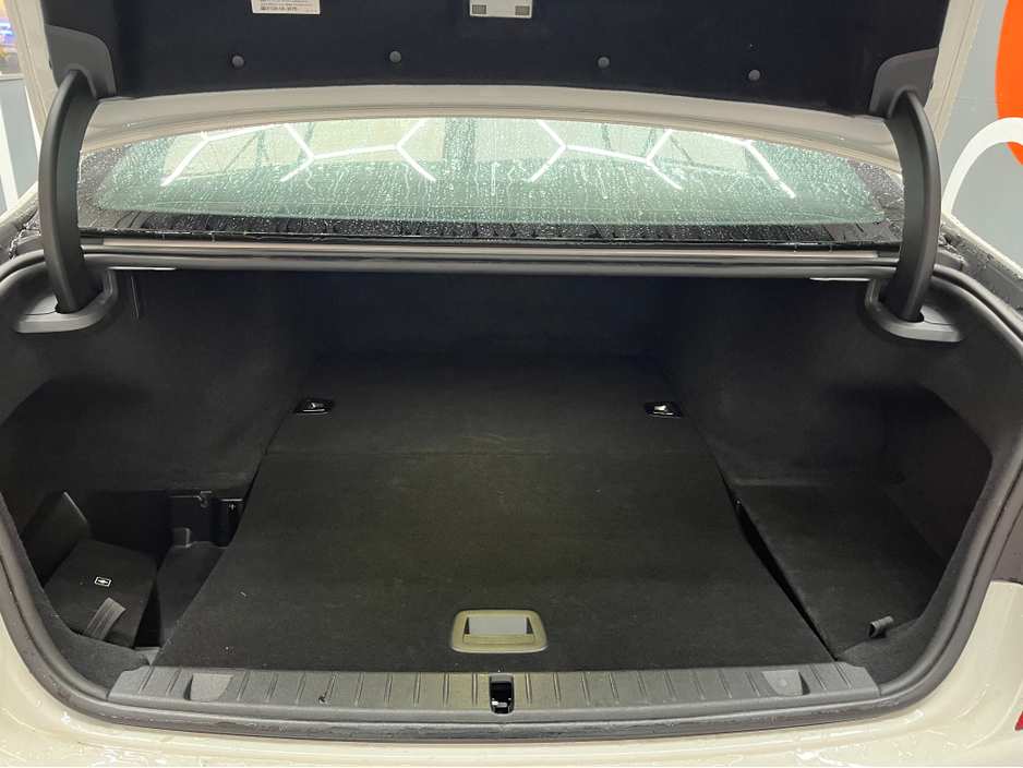 2018 BMW 7 Series €29950! 2018 BMW 740E IPERFORMANCE M-SPORT 2.0 AUTOMATIC / CRUISE CONTROL / 360° PARKING CAMERA / ELECTRIC MEMORY HEATED & MASSAGING SEATS / PANORAMIC SUNROOF / PADDLE SHIFTERS €29,950