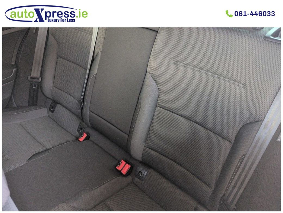 2018 Volkswagen Golf - image 4