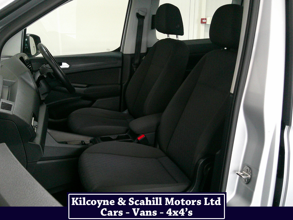 2023 Volkswagen Caddy - image 13