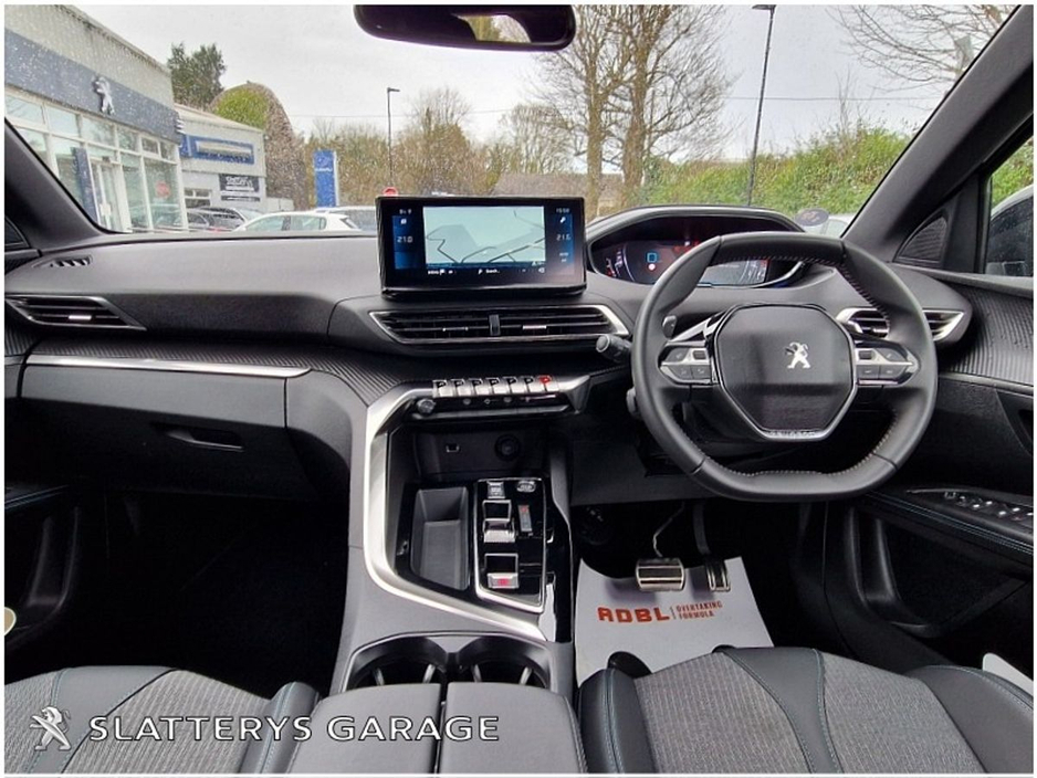 2024 Peugeot 5008 - image 2