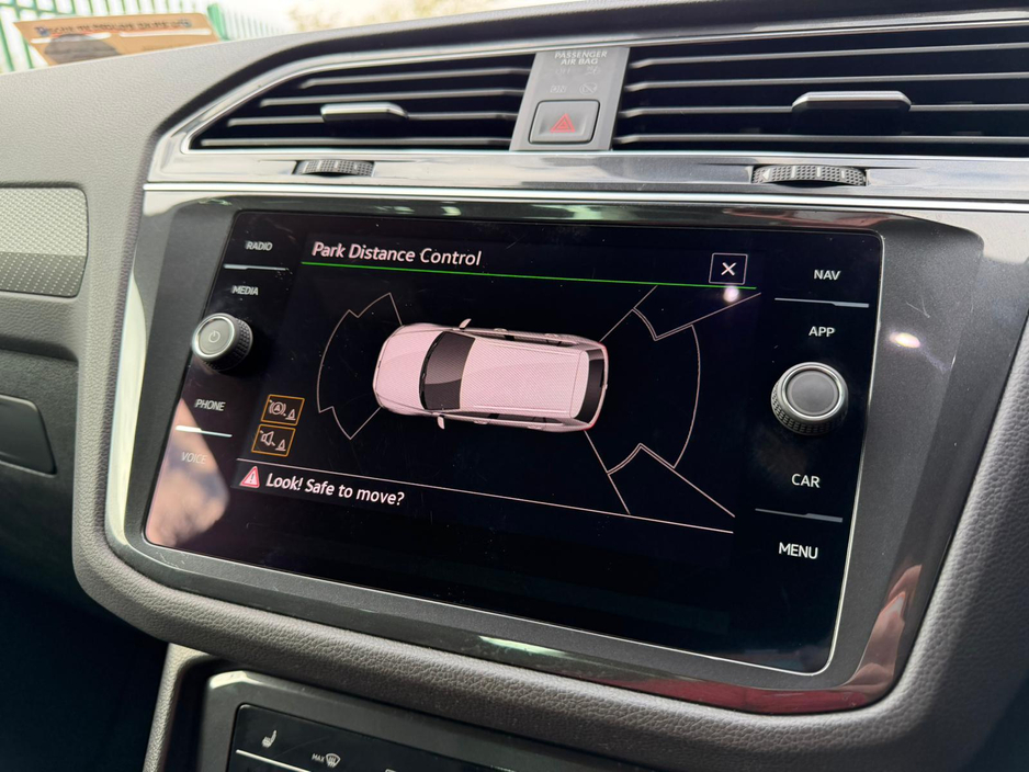 2023 Volkswagen Tiguan 231 D R-LINE 2.0 TDI 6SP FWD 150HP LOW KMS! €41,995