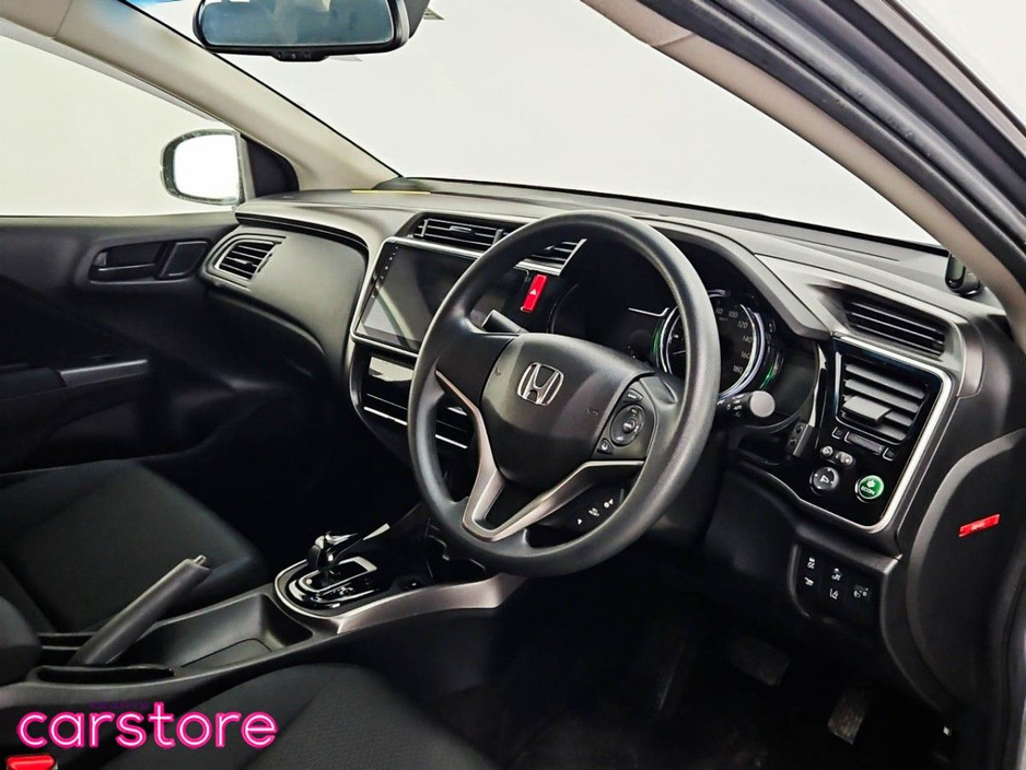 2019 Honda Grace - image 16