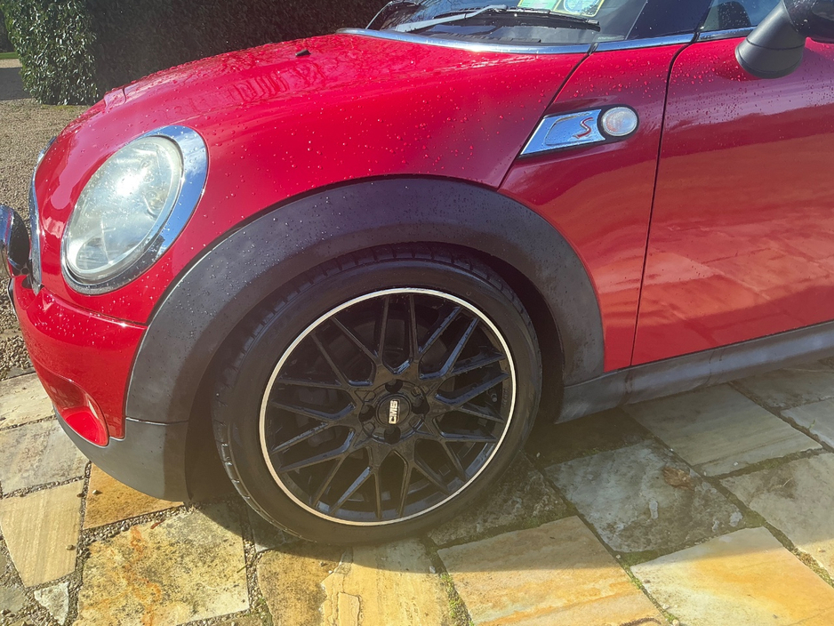 2007 MINI Hatch - image 9