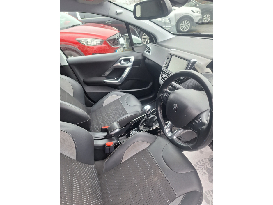 2018 Peugeot 2008 ALLURE BLUEHDI BLUE HDI €12,995