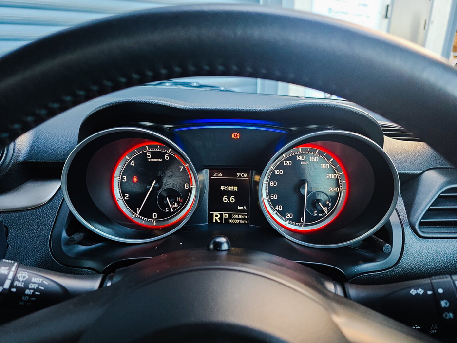 2019 Suzuki Swift - image 10