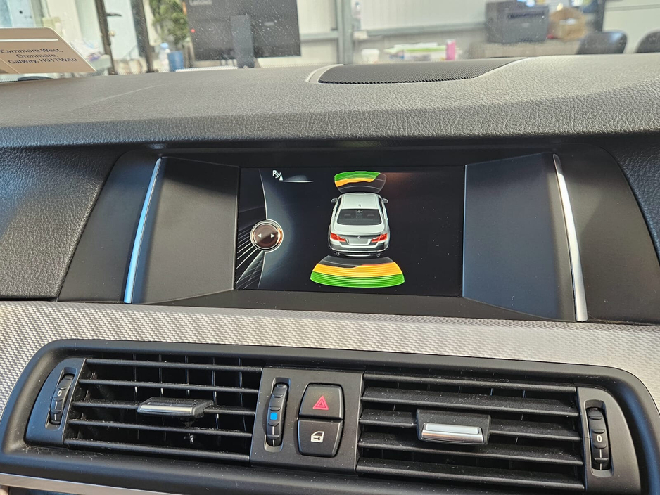 2016 BMW 5 Series - image 13