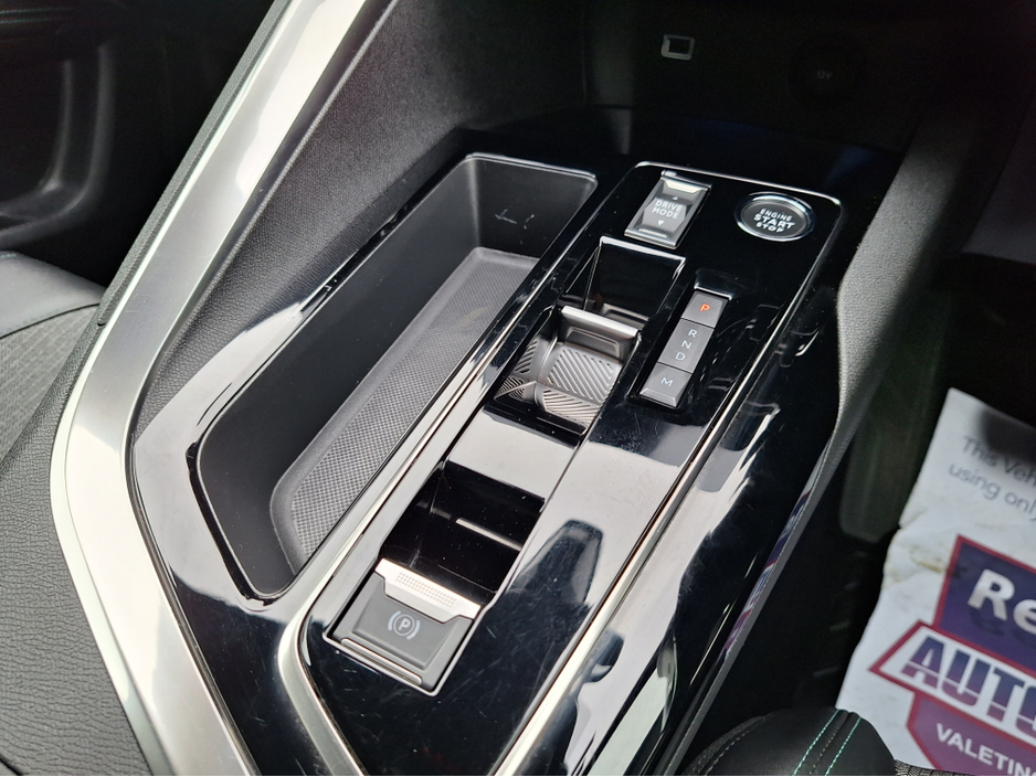 2023 Peugeot 5008 - image 21