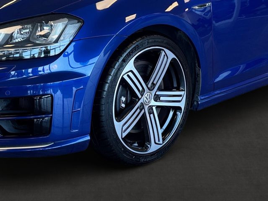 2016 Volkswagen Golf - image 10