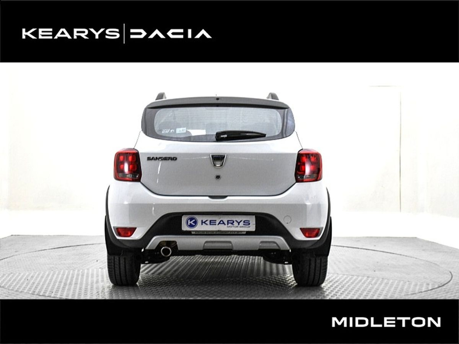 2021 Dacia Sandero Stepway - image 2