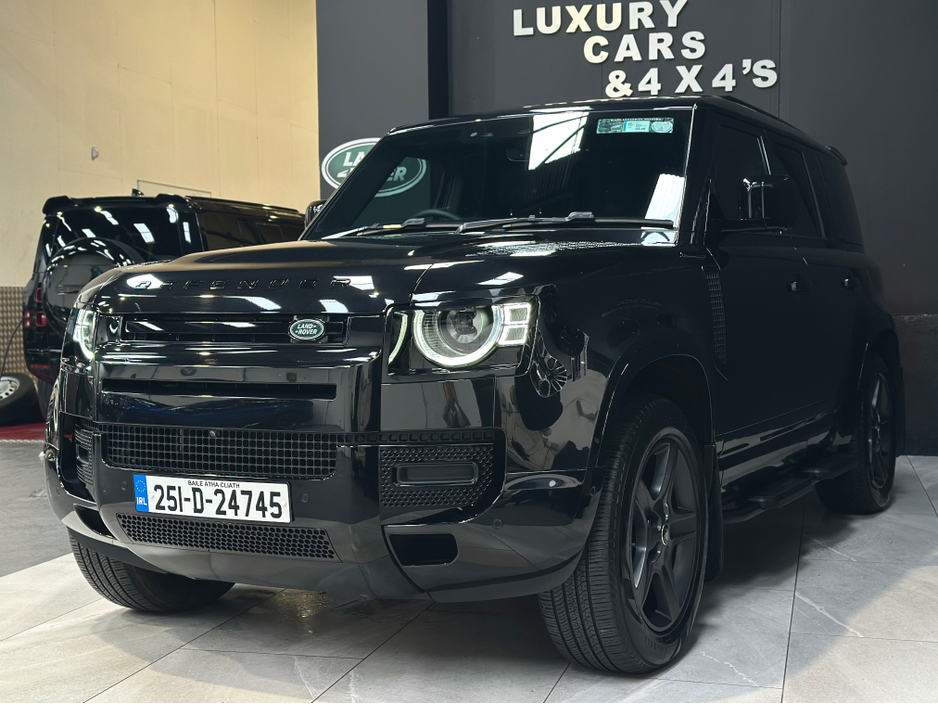 2025 Land Rover Defender - image 4