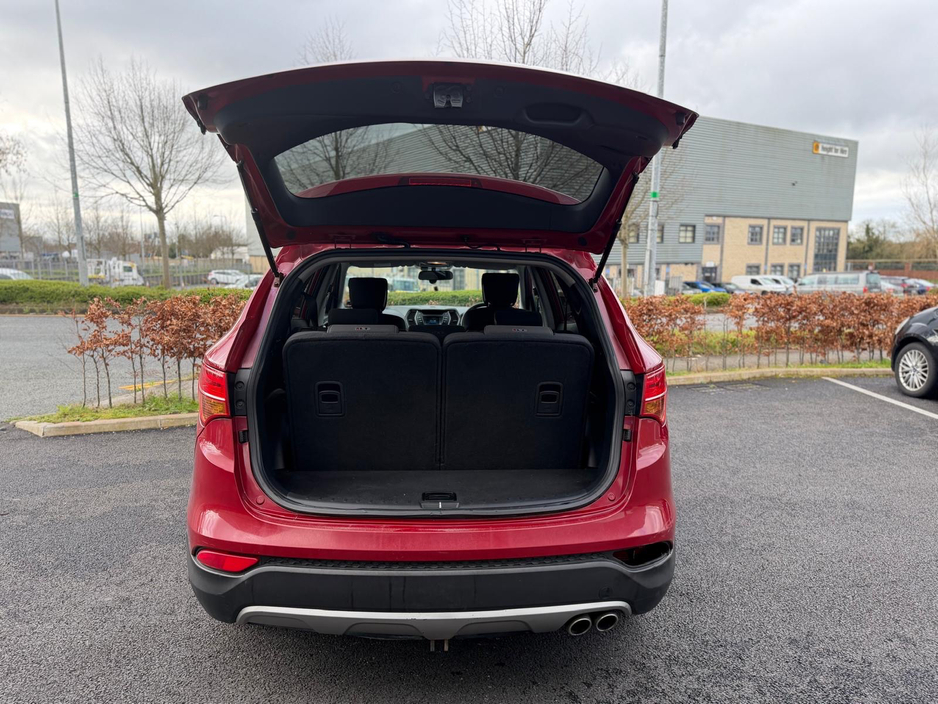 2014 Hyundai Santa Fe - image 9