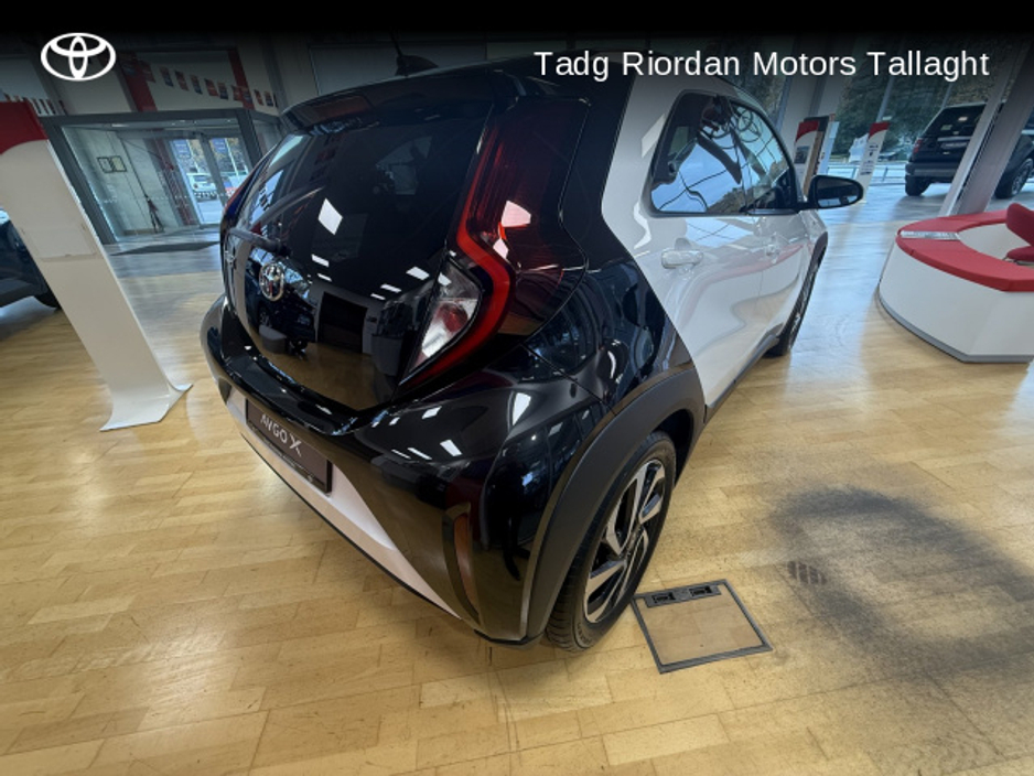 2025 Toyota Aygo X DESIGN (WHITE) * SHOWROOM PRE REG MODEL* NO MILEAGE * €22,950